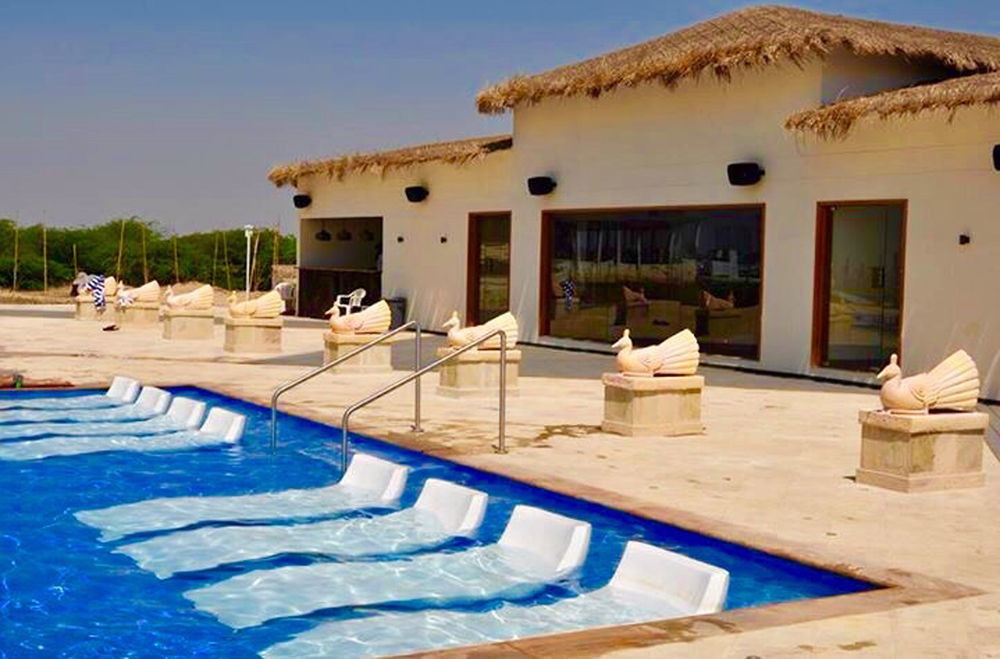 Serena Beach Resort Мандви Экстерьер фото