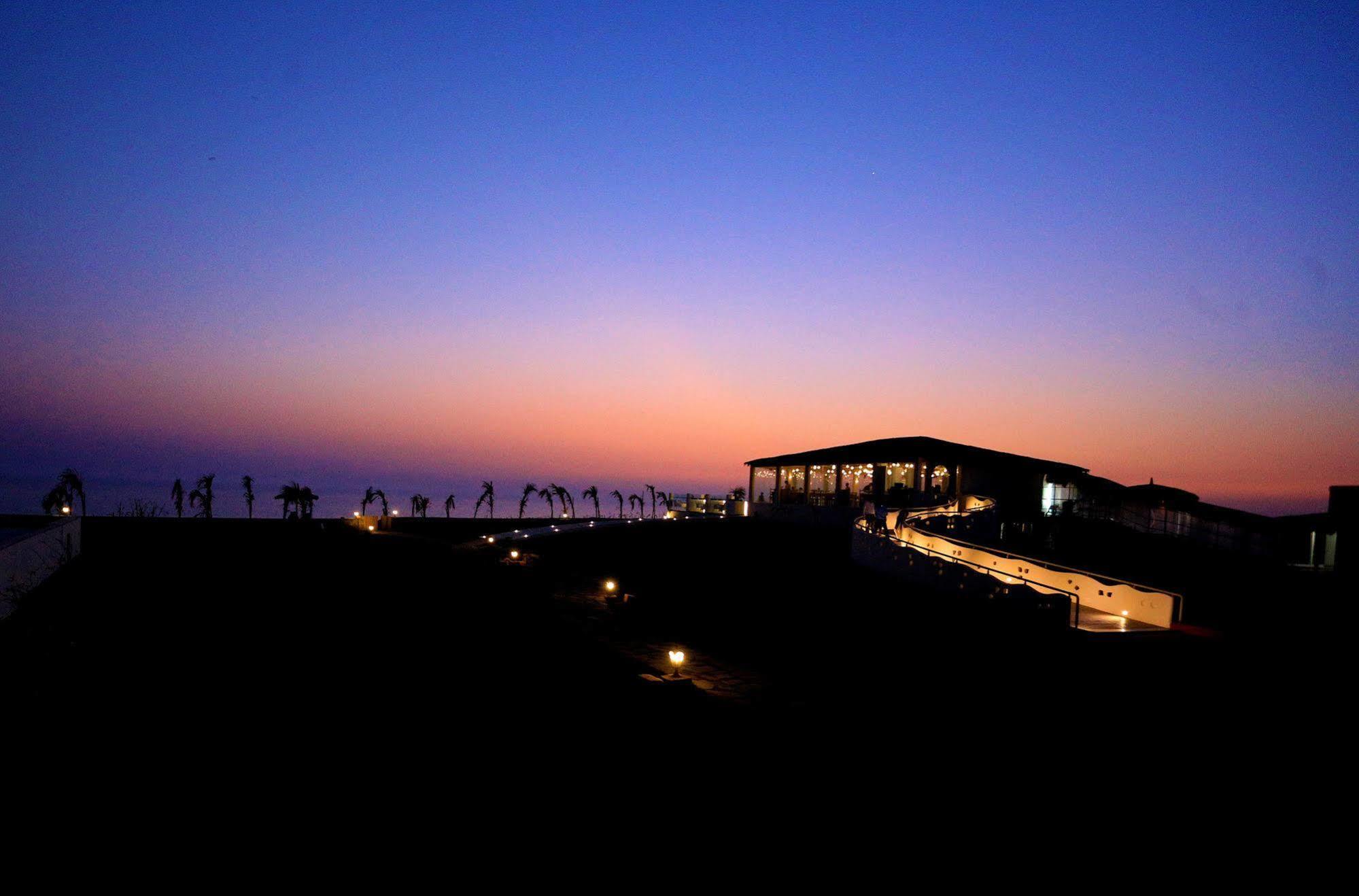 Serena Beach Resort Мандви Экстерьер фото