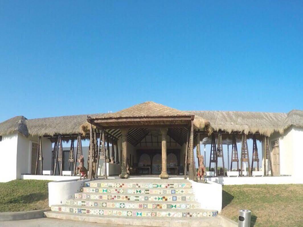 Serena Beach Resort Мандви Экстерьер фото